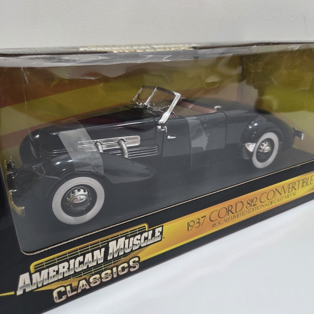 1937 Cord 812 Convertible 1:18 Scale Amercian Muscle Classics - Picture 4 of 7